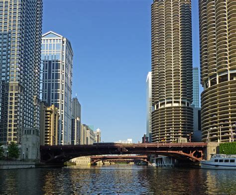 Chicago River Bridges And Marina Towers From Riverwalk N Flickr