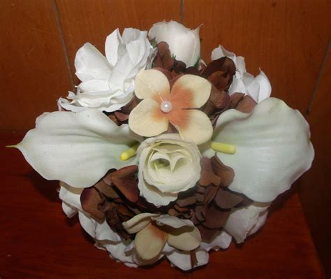 This Is Of The Bridesmaids Bouquets Available With Calla Lilly Arm