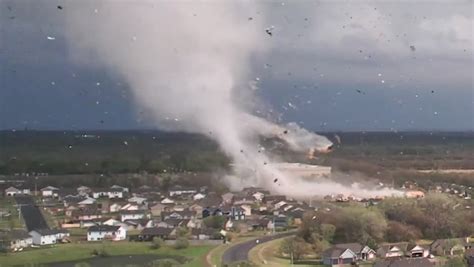 Powerful 165mph Tornado Tears Through Town Obliterating Everything In