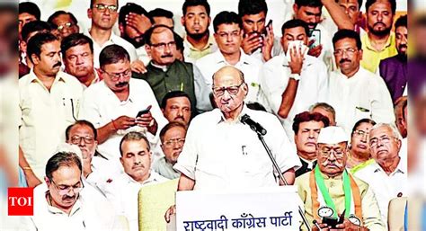 Sharad Pawar Meets Ncp Politicians From Nashik Tells Them To Pick