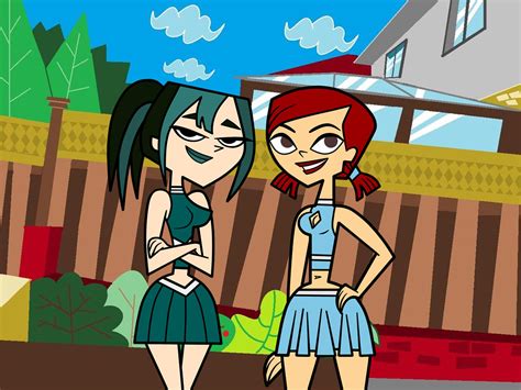 At Gwen And Zoey Cheerleaders By Uranimated18 On Deviantart