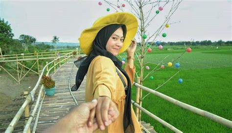 Tentunya deretan bunga berwarna kuning tersebut menjadi sport foto baru bagi. Perengan Park Bantul, Wisata Terbaru Selatan Jogja yang ...