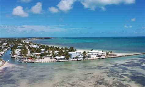 Mientras, desde asunción, el ministerio de exteriores anunció que hay al menos seis pensamos '¿qué está pasando?'. Reabre popular playa en los Cayos de la florida cerrada ...
