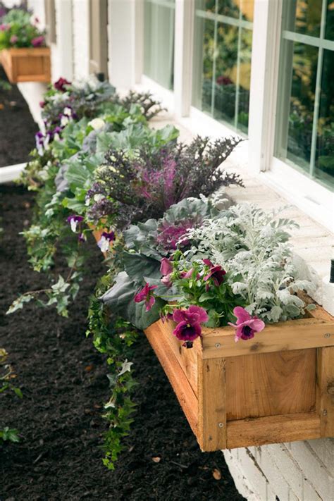 For the upper window section of your garden gate, the spacing is entirely up to you. 25 Wonderful DIY Window Box Planters | Home Design And Interior