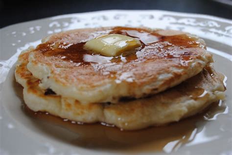 The addition of the healthy greek yogurt makes them soft, yet the edges crisp up perfectly! Greek Yogurt Pancakes (With images) | Real food recipes ...