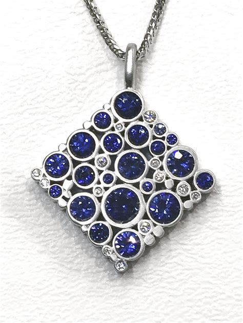 Pendant 931 Blue Sapphires And Diamonds In 18kt White Gold Michael