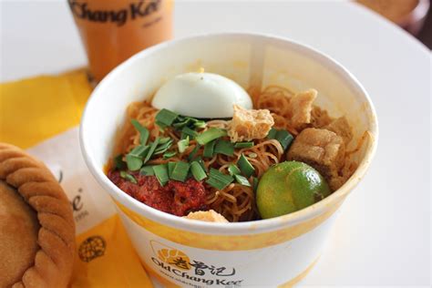 The company offers traditional, seafood, and chicken favourites, as well as desserts and breakfast products. Singaporean Famous Chain Kopitiam - Old Chang Kee (老曾记 ...