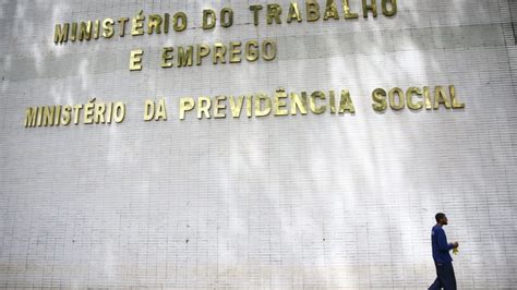 O Governo Quer Dar For A Aos Sindicatos E Por Isso Dificulta O Trabalho