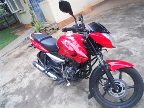 A good ground clearance, high power to weight ratio and upright seating posture. PULSAR 135 LS ~ Tech World