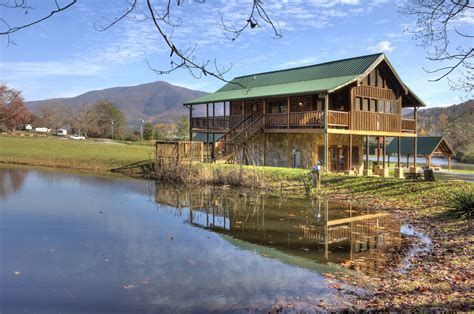 All of our cabins are located in the mountains of gatlinburg tn. A Fishing Hole #156 Cabin in Sevierville w/ 1 BR (Sleeps4)