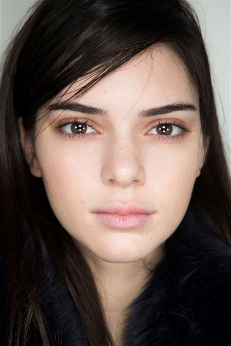 odpočítať formálne učiteľ kendall jenner no makeup selfie stôl kvalita správa