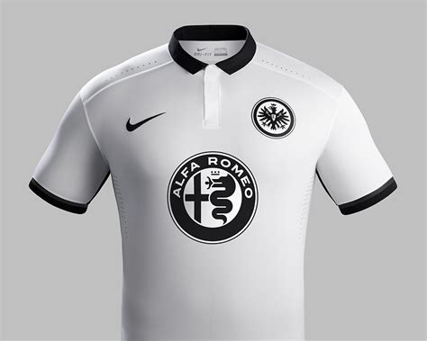Eintracht frankfurt vs werder bremen: I nuovi kit Nike dell'Eintracht Frankfurt - Marte