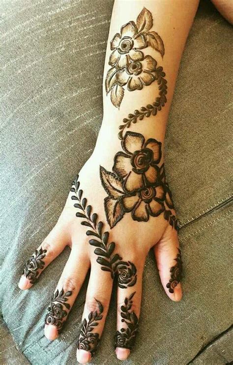 25 cute and easy round mehndi designs with pictures styles. Khafif Mehandi Design Patches : Khafif Mehandi Design ...