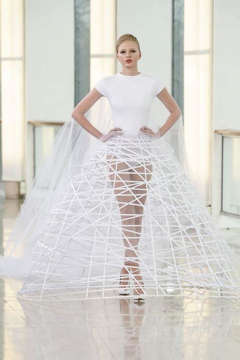 17 Best Images About Avant Garde Wedding Dresses On Pinterest