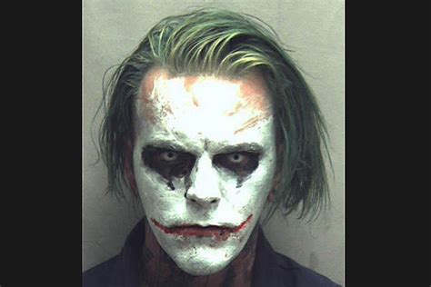 Джокер відображає всі сучасні тенденції в своїй сфері. Man Arrested for Dressing As the Joker Says He's Not a ...
