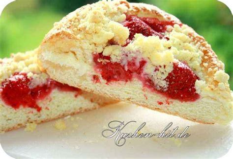 Diesen kuchen musst du unbedingt ausprobieren. Erdbeer Hefeteig Brötchen mit Streusel - Kuchen-hit.de