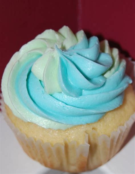Blue And Green Swirl Cupcakes Cupcake Cakes Swirl Cupcakes Cake