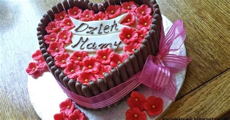 I chociaż ja jestem jedna dla nich, to w oczach moich córek jestem wyjątkowa w indywidualny sposób dla każdej. Kociołek Meni: Tort na Dzień Mamy