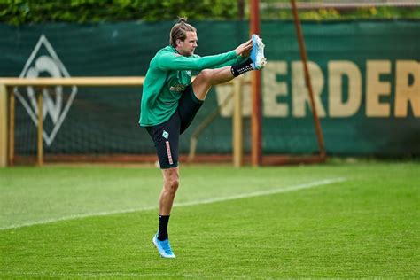 Analysis subscribe now to instantly reveal our take on this news. Werder Bremen-Fotos: Niclas Füllkrug trainiert wieder mit ...