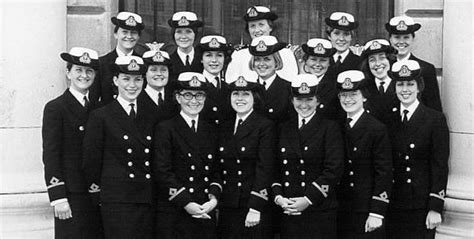 6 july 1976 women inducted into u s naval academy for the first time samoa global news