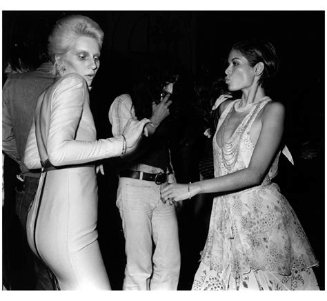 Según mega, en la actualidad se dedica a hacer esculturas. Pin on David Bowie