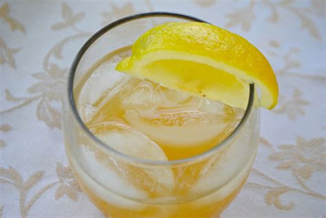 Portion and clean lemons with ease using this restaurant technique. Recipe Doodle: FEIJOA AND APPLE FIX and SAUSAGE ROLLS and ...