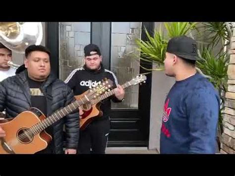 The head singer's name is jesus ortiz and he is known for his voice. Previo "adicto"Jesús Ortiz Fuerza regida abril 10 - YouTube