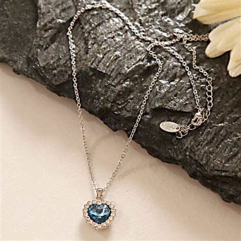 Each kit includes one jewelry item. Heart Shaped Pendant for Women in a Gift Box: Gift/Send ...