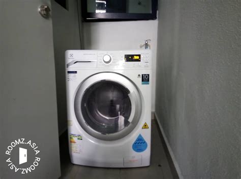 This station serves the local population of university of malaya and neighbouring kampung kerinchi, pantai dalam and pantai hill park. Zero Deposit!!! Medium Room for Rent at KL Gateway Premium ...