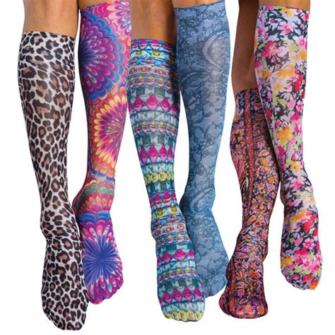 Compression socks help people stay protected against injury when they do sports. Why Every Nurse Should Wear Compression Socks - Altaira ...