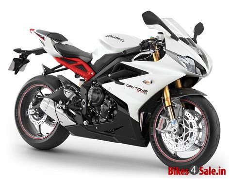 Daytona below 6l please jokes apart would love to hear ~5l for the bonneville and ~8l for the daytona, lets see. Triumph Daytona 675R price in India. Onroad and Ex ...