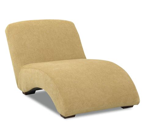The swivel is smooth and the chair is stable. Oversized Accent Chair - Gives Luxurious Touch - HomesFeed