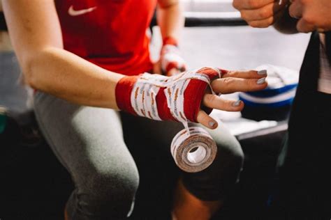 5 Common Hand And Wrist Injuries Among Athletes The Woodlands Sports
