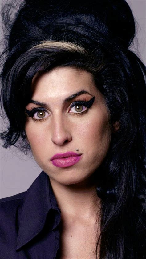 Amy winehouse performs onstage during the 46664 concert in celebration of nelson mandela's life held at hyde park on june 27, 2008 in london. Amy Winehouse Wallpaper Hd - Wallpaper Download