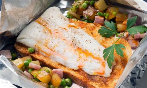 Recetas de cocina fáciles pescados y recetas rápidas. Receta de Pescado al papillote con salteado paisano ...