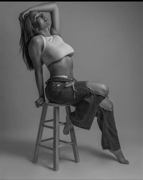 street fashion photoshoot fashion shoot editorial fashion boudiour poses female jeans black