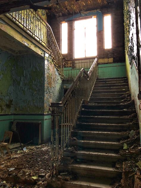 An Abandoned School Near Home Rcasualuk