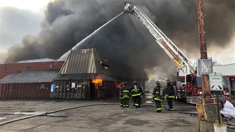 Fire Breaks Out In Detroit Grocery Store As People Shop Detroit