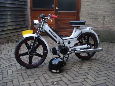 Puchmaxi tuning rennmofas 70cc zylinder vergleiche steuerzeiten porting und welches restsetup. Garage - Build: The White Ped