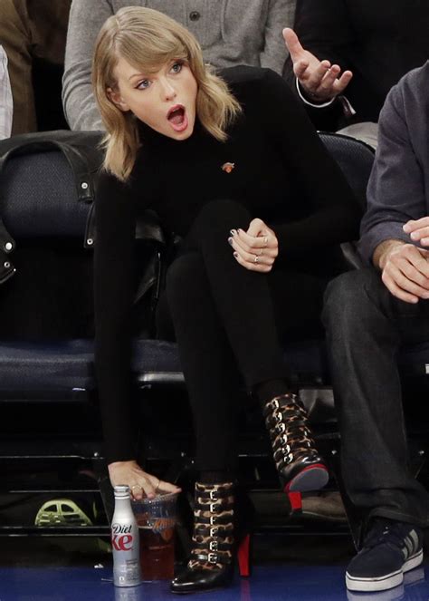 Taylor Swift And Karlie Kloss At The New York Knicks Game October 2014 • Celebmafia