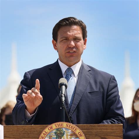 Being An Unlikable Jerk Not Working Out So Well For Ron Desantis Vanity Fair