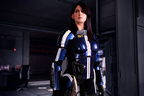 Mass Effect 3 Commander Shepard N7 Armor Made From Metal Description