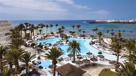 In these heavenly surroundings, meliá salinas offers all facilities and services proper to a resort of its category. Hotel Meliá Salinas - Lanzarote, Wyspy Kanaryjskie ...