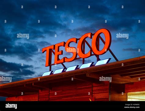 Tesco Store At Night Hi Res Stock Photography And Images Alamy