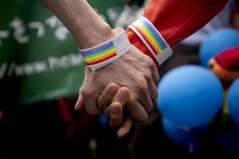 LGBTQ In Japan Tokyo Passes Ordinance To Recognize Same Sex Partnerships Bloomberg
