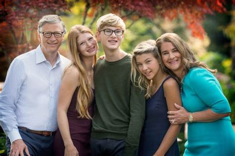 Melinda gates took a job at microsoft corporation in 1987 and married her boss, bill gates, in 1994. Melinda Gates Tells Oprah Why She Works Hard Despite Her ...