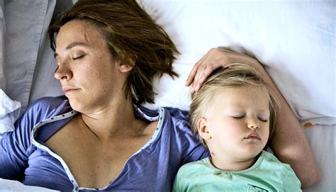 After 6 Months Co Sleeping Moms More Likely To Feel Depressed Futurity