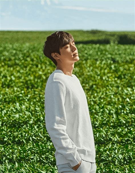 Lee min ho/instagram friday, april 26, 2019 9:15 am utc lee min ho is officially back after being discharged from army service on april 25. This is Lee Min Ho's latest photoshoot before joining the ...