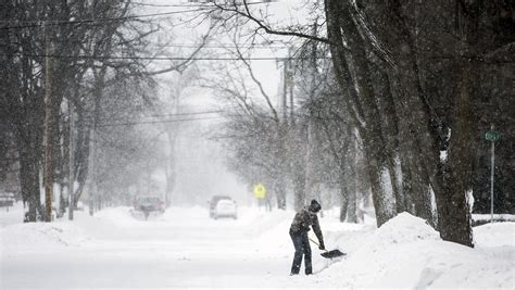 Wisconsin Weather Spring Blizzard Dumps Record Snow Upends Travel