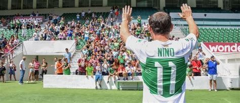 Find this seasons transfers in and out of elche cf, the latest rumours and gossip for the summer 2021 transfer window and how the news sources rate for elche. ELCHE CF | El Elche homenajea a Nino por ser el jugador ...
